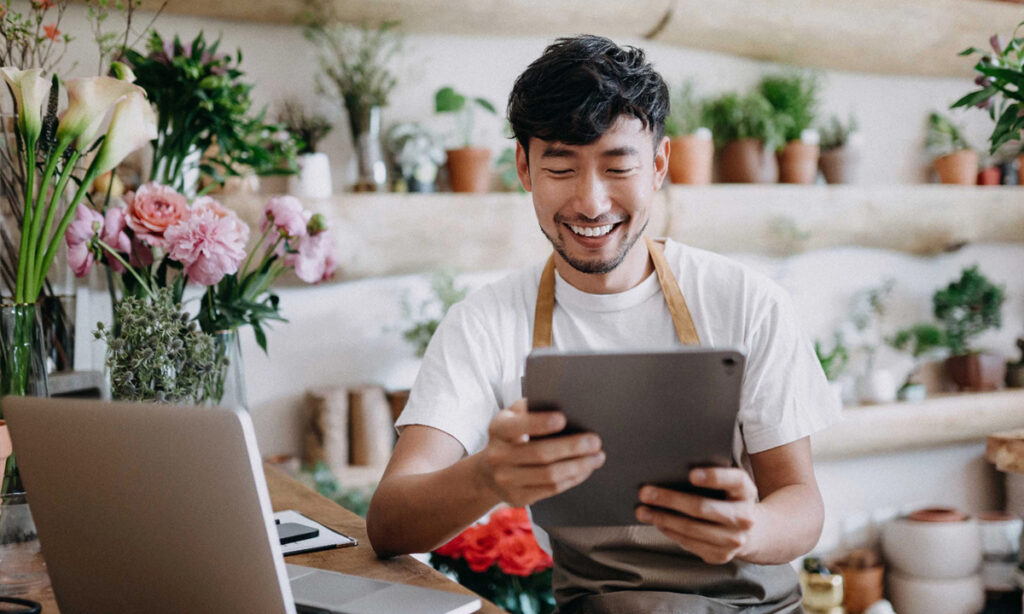 What are the benefits of a website for small business?